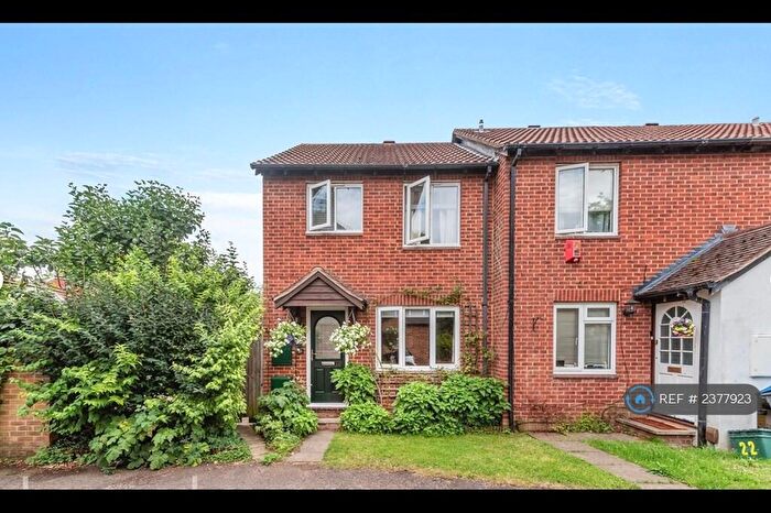 3 Bedroom Semi-Detached House To Rent In Connaught Gardens, Morden, SM4