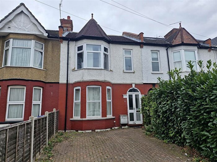 3 Bedroom Terraced House For Sale In Fairholme Road, Harrow, HA1