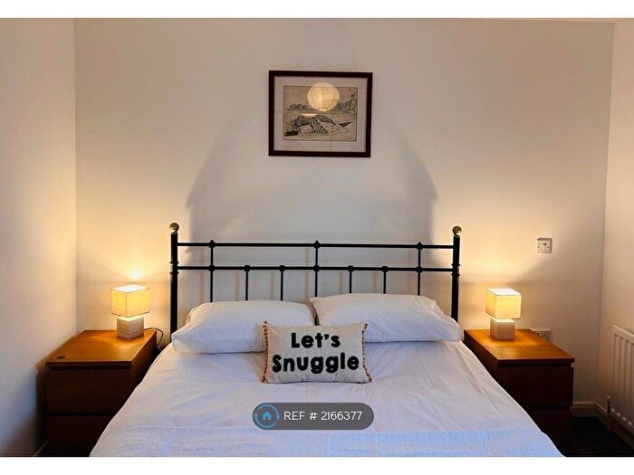 2 Bedroom Flat To Rent In Bobby Jones Place, St. Andrews, KY16