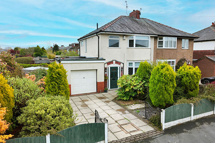 3 Bedroom Semi-Detached House For Sale In Queensway, Penwortham, PR1