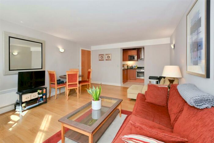 1 Bedroom Flat To Rent In Queen Street, London, EC4R