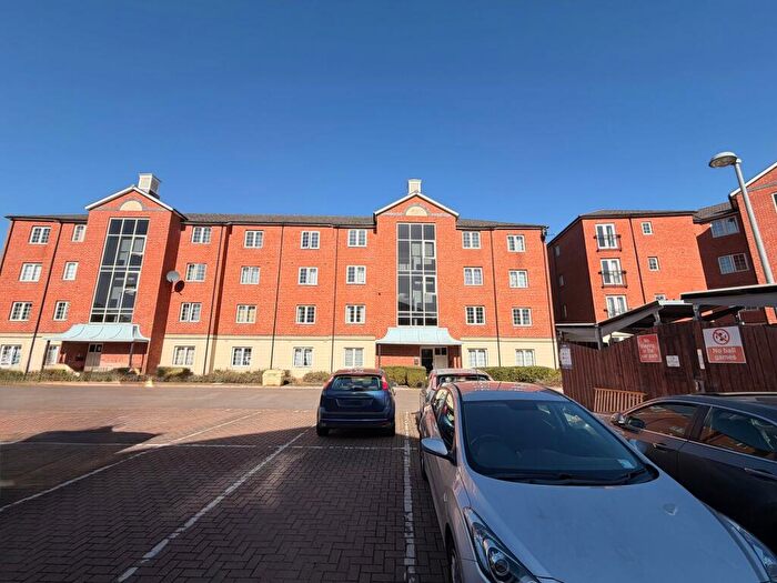 2 Bedroom Flat To Rent In Great Western Road, Gloucester, GL1