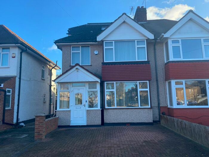 3 Bedroom Semi-Detached House To Rent In Silverdale Gardens, Hayes UB3