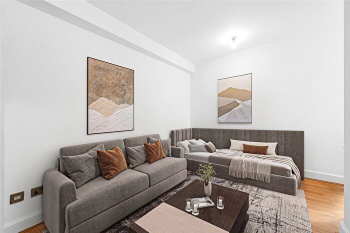 1 Bedroom Flat To Rent In Chelsea Cloisters, Sloane Avenue, SW3