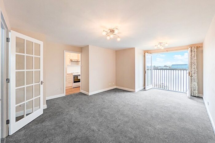 2 Bedroom Flat To Rent In Bywater House, Harlinger Street, London, SE18