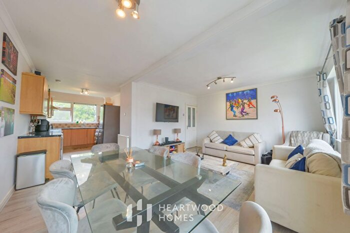 2 Bedroom Flat To Rent In Chiltern Road, St. Albans, AL4