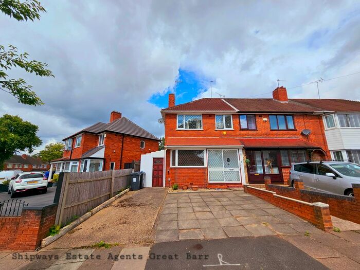 3 Bedroom Property To Rent In Hassop Road, Great Barr, Birmingham, B42