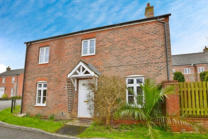 3 Bedroom Detached House For Sale In Small Close, Petersfield, GU31
