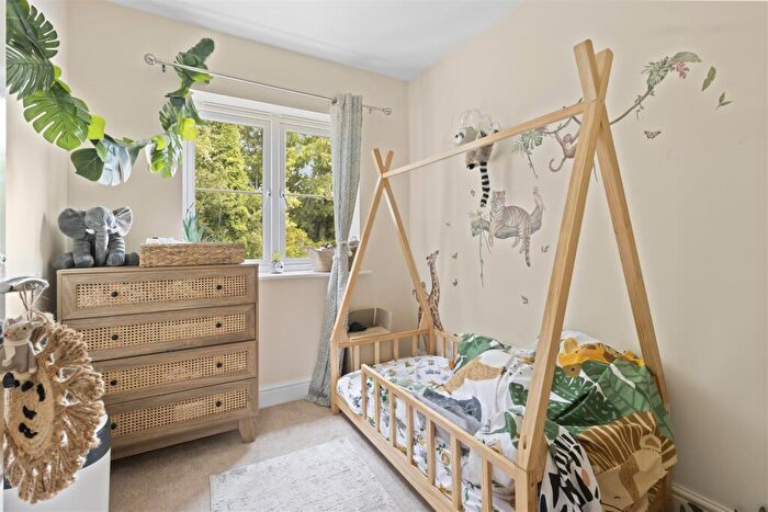 3 Bedroom End Of Terrace House For Sale In Akehurst Close, Hellingly, Hailsham, BN27