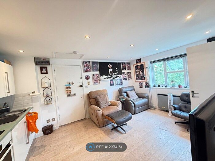 1 Bedroom Flat To Rent In Mill Court, London, E10