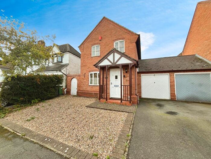 3 Bedroom Link Detached House For Sale In Copeland Road, Birstall, Leicester, Leicestershire, LE4