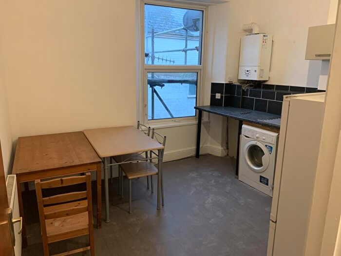 4 Bedroom Maisonette To Rent In Mutley Plain, Plymouth, PL4