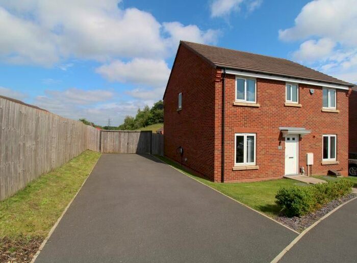 4 Bedroom Detached House To Rent In Taper Close, Kingswinford, DY6