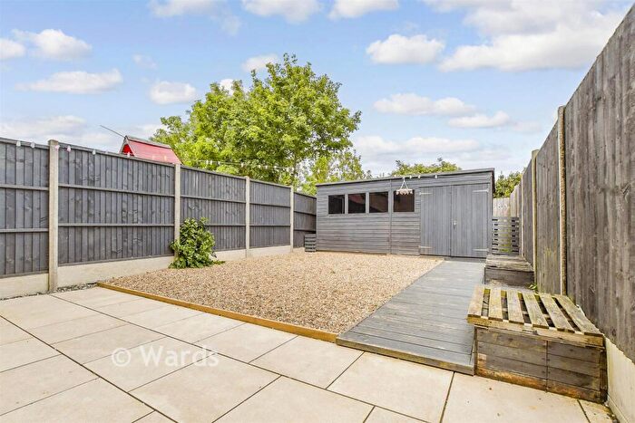 4 Bedroom Town House For Sale In Commodores Close, Minster-On-Sea, Kent, ME12