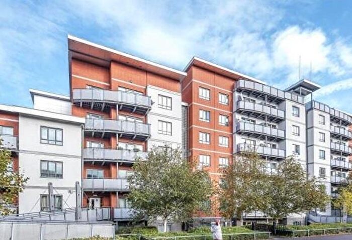 2 Bedroom Apartment To Rent In Reading, Berkshire, RG1
