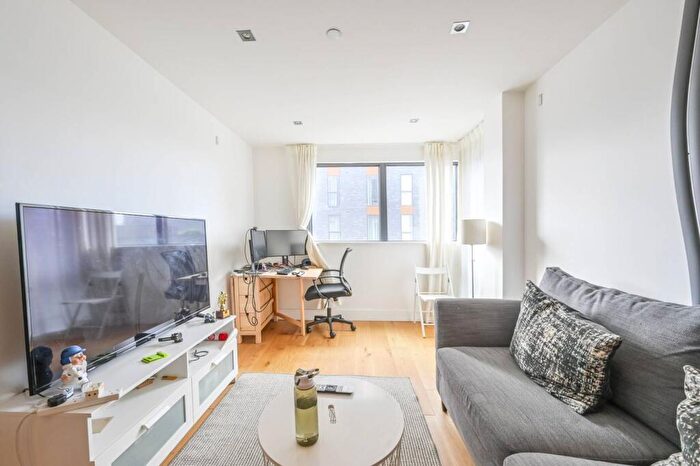 1 Bedroom Flat For Sale In Millharbour, Canary Wharf, London, E14