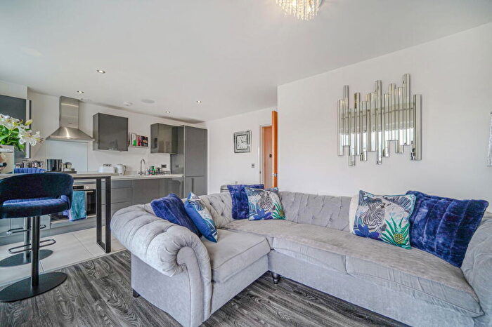 2 Bedroom Apartment For Sale In Richard Lewis Way, Solihull, B90