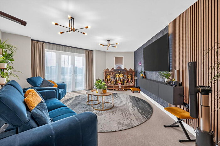 2 Bedroom Flat For Sale In Emmer Drive, Wixams, MK45