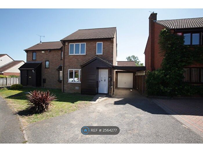 3 Bedroom Semi-Detached House To Rent In Trafalgar Avenue, Milton Keynes, MK3