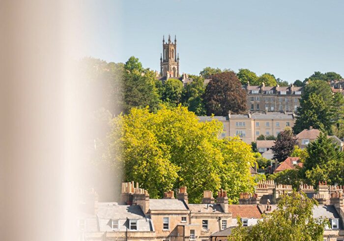 2 Bedroom Flat For Sale In Marlborough Lane, Bath, BA1