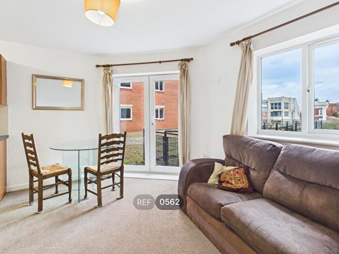 2 Bedroom Apartment To Rent In Tradewinds, Old Harbour Court, HU2