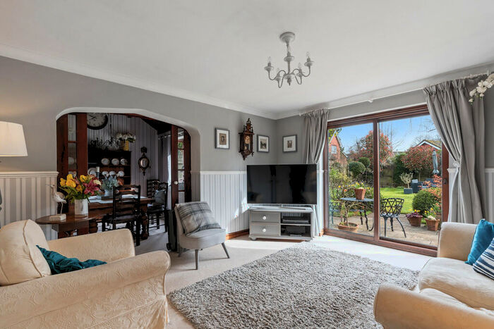 4 Bedroom Detached House For Sale In Warwick Road, Kenilworth, CV8