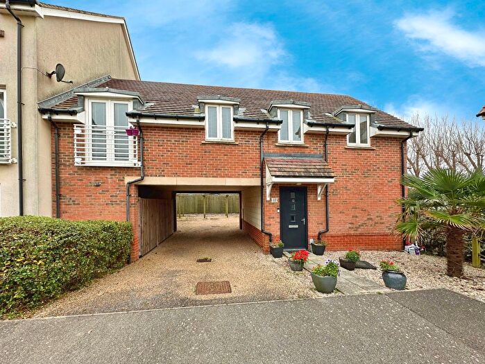 2 Bedroom Flat For Sale In Shearers Way, Camber, TN31