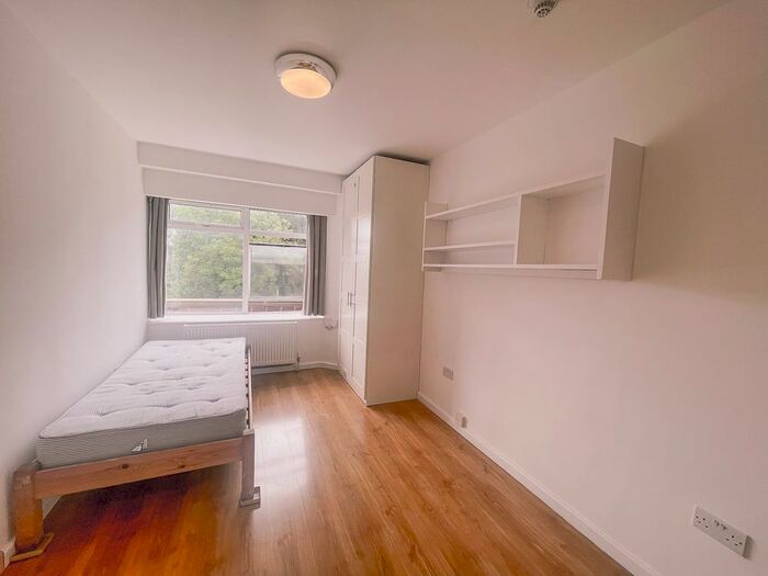 Studio To Rent In Fitzjohns Ave, Hampstead, London, NW3