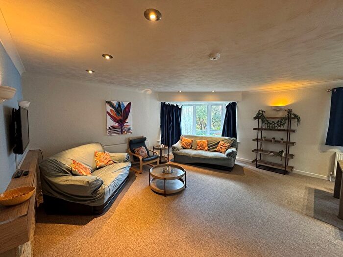 4 Bedroom Flat To Rent In Manor Road, Bournemouth, BH1