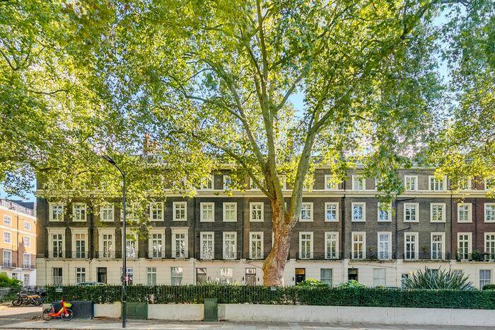 3 Bedroom Flat To Rent In Sussex Gardens, Paddington, London, W2