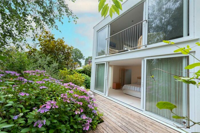 3 Bedroom Bungalow For Sale In The Avenue, Mortimer Common, Reading, RG7