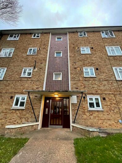 1 Bedroom Flat To Rent In Openshaw Road, London SE2