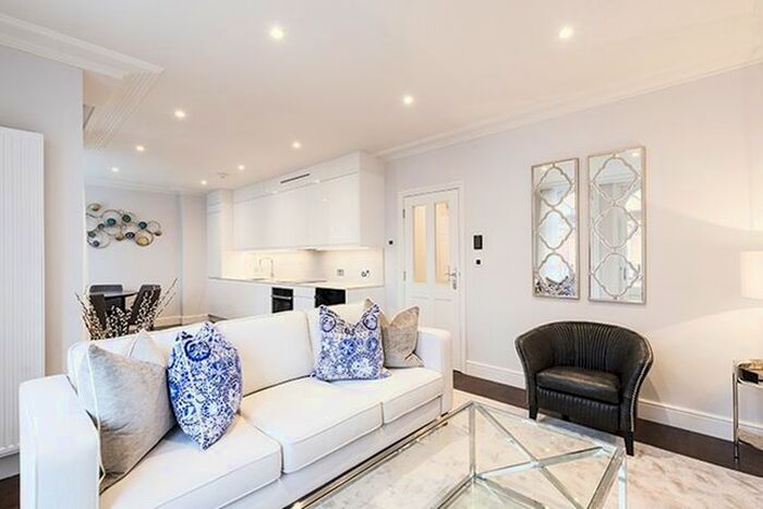 3 Bedroom Flat To Rent In Hamlet Gardens, London, W6