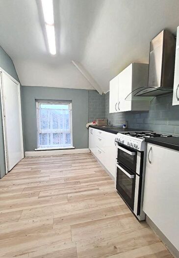 2 Bedroom Flat To Rent In Clare Road, Cardiff, CF11