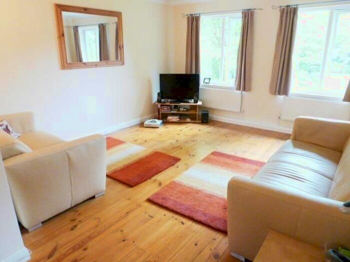 1 Bedroom Maisonette To Rent In Ramblers Way, Welwyn Garden City AL7