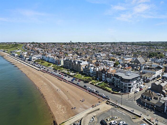 2 Bedroom Flat For Sale In William Street, Herne Bay, CT6