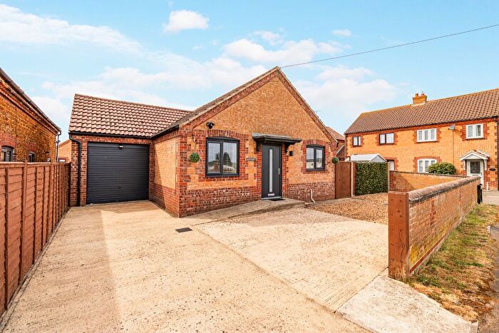 2 Bedroom Detached Bungalow For Sale In South Beach Road, Heacham, King's Lynn, Norfolk, PE31