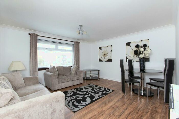 2 Bedroom Flat To Rent In Lady Nairne Loan, Duddingston, Edinburgh, EH8