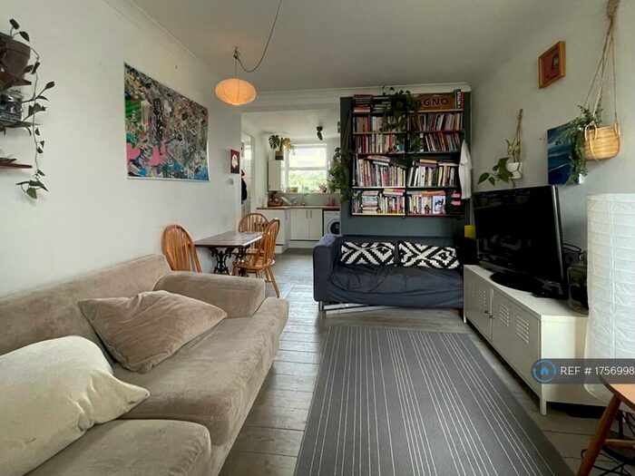 2 Bedroom Flat To Rent In Burnham St, London, E2