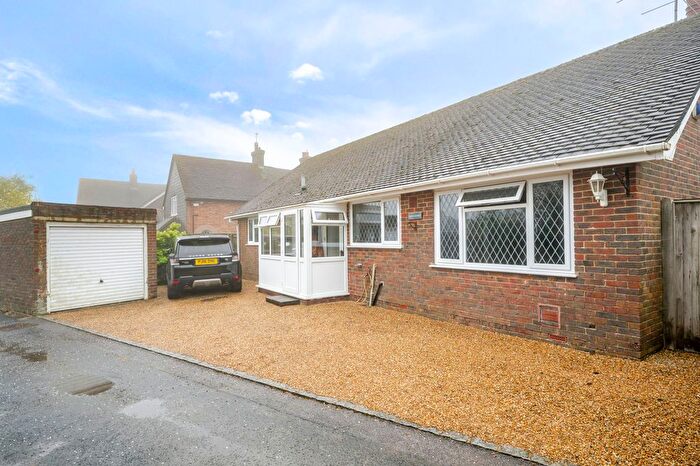 3 Bedroom Bungalow For Sale In Mutton Hall Hill, Heathfield, TN21
