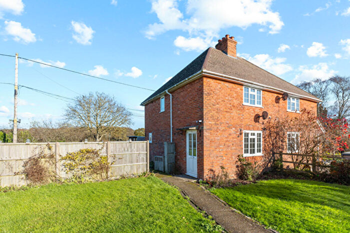 3 Bedroom Semi-Detached House To Rent In New House Farm Cottages, Treyford, GU29