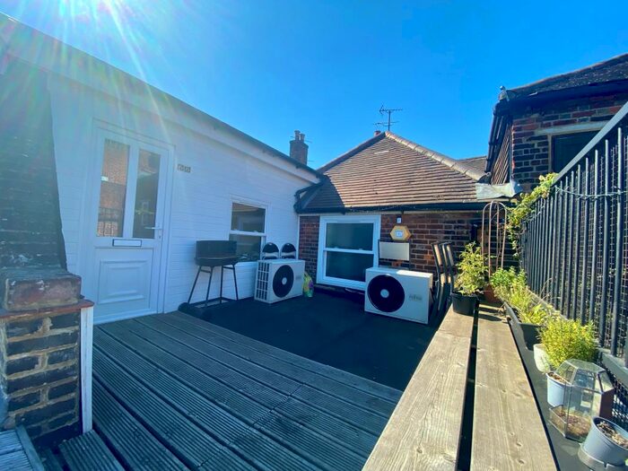 1 Bedroom Apartment To Rent In High Street, Sittingbourne, ME10