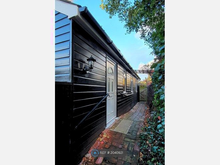 1 Bedroom Bungalow To Rent In Maidstone Road, Tonbridge, TN12