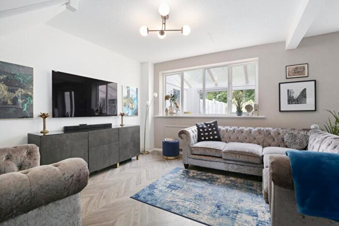 4 Bedroom Semi Detached House For Sale In Darwin Close, New Southgate, London, N11