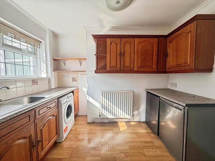 2 Bedroom Semi Detached House For Sale In Endfield Road, Sheffield, S5