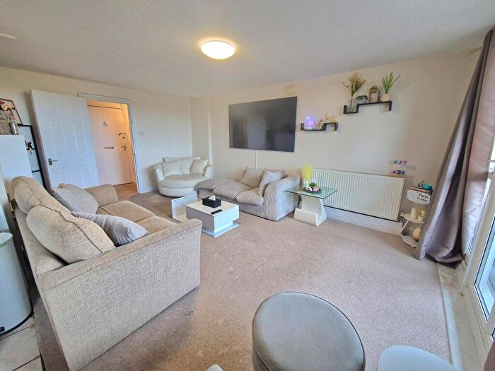2 Bedroom Apartment To Rent In Heswall Court, Bailey Street, Luton, LU1