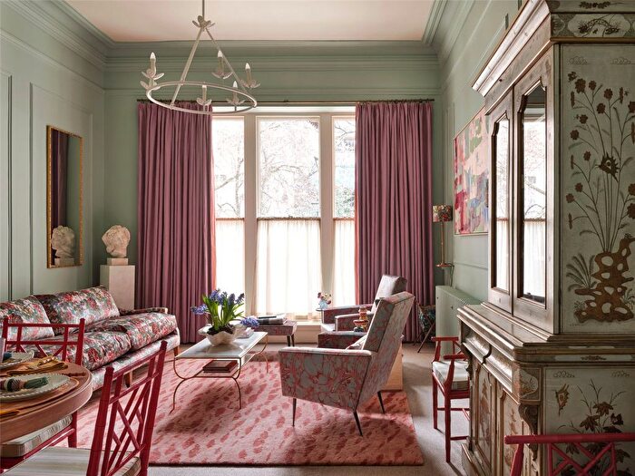 2 Bedroom Flat For Sale In Queen's Gardens, London, W2