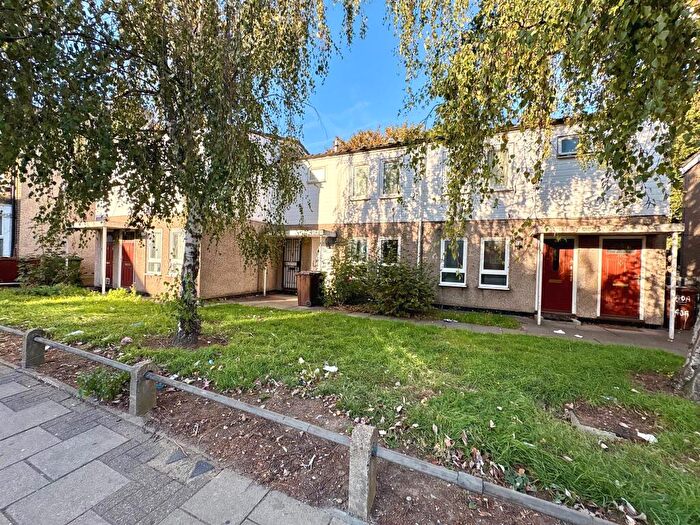 1 Bedroom Maisonette For Sale In Fanshawe Avenue, Barking, IG11