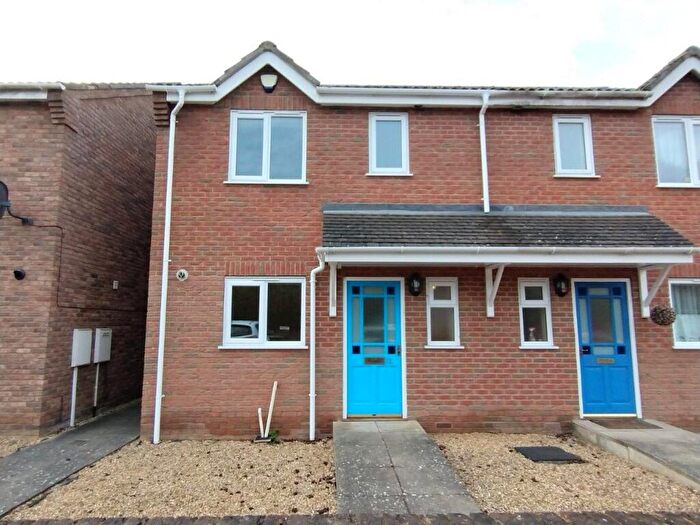 3 Bedroom Semi-Detached House To Rent In Railway Close, Spalding, PE11