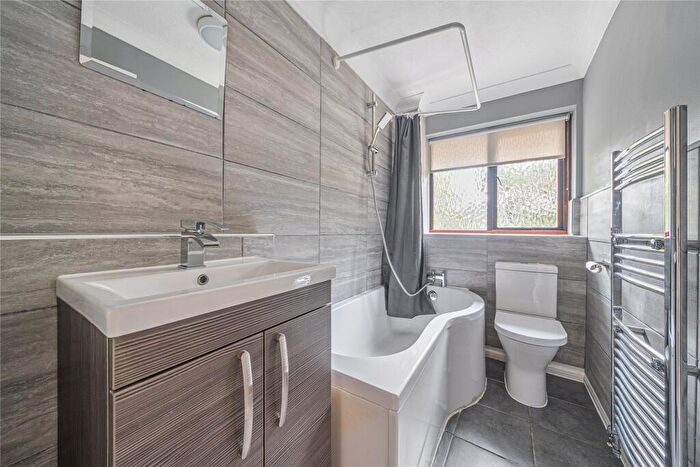 5 Bedroom Detached House For Sale In Fyfield Close, Bromley, BR2